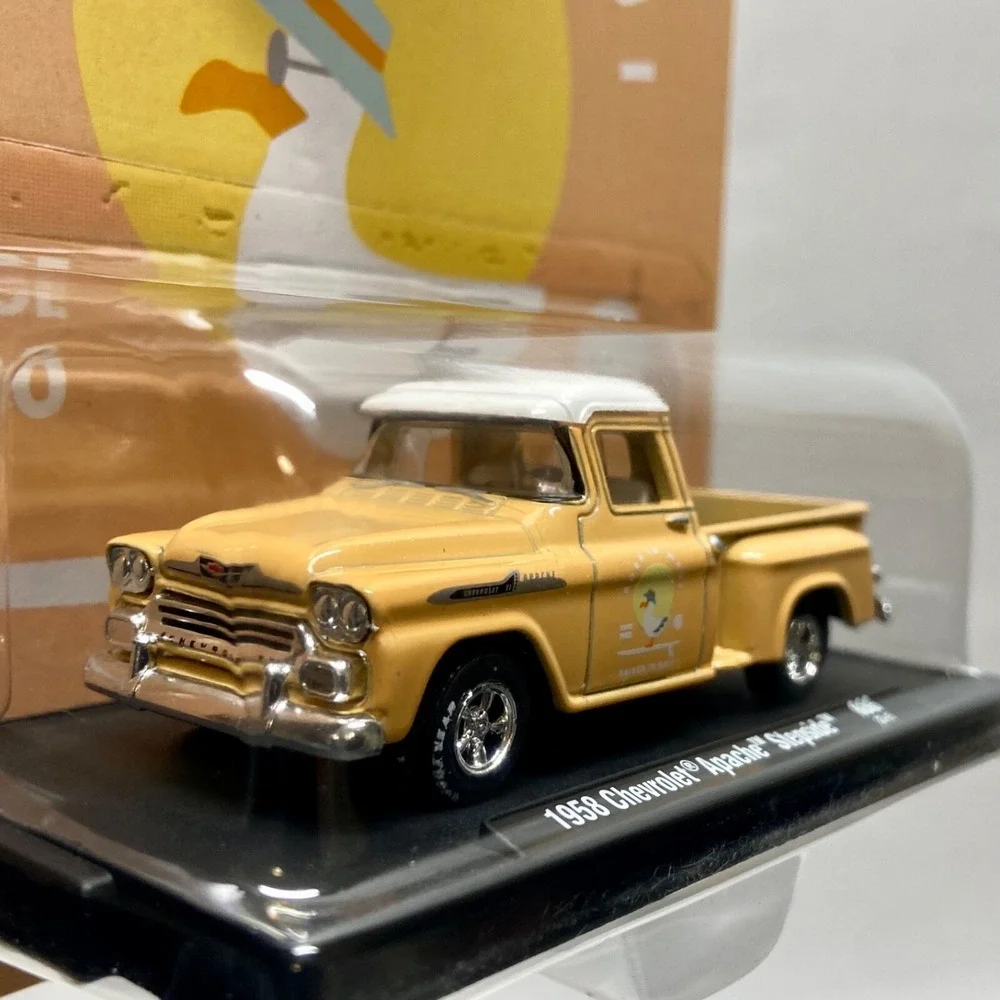 M2 Machines 1958‎ Chevrolet Apache Stepside R86 Born In Maui Raised In Cali 2023